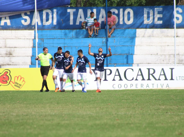 Intermedia: Guaireña "tejió" una gran victoria para alcanzar la cima