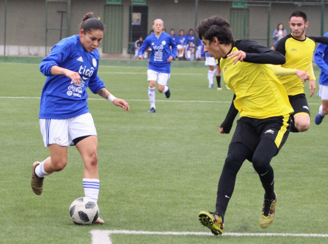 Las Albirrojas tuvieron su primer examen