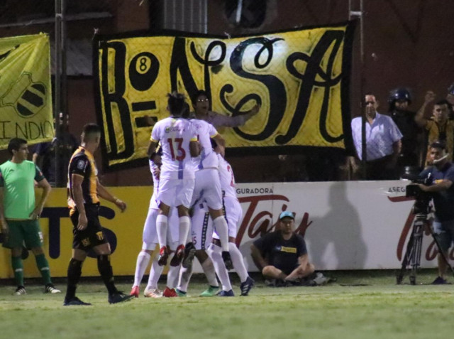 Deportivo Capiatá ganó a Guaraní sobre el final