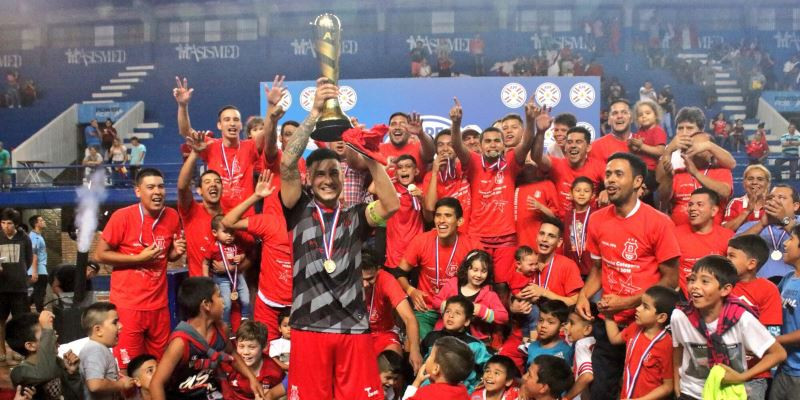 3 de Febrero, campeón de Honor