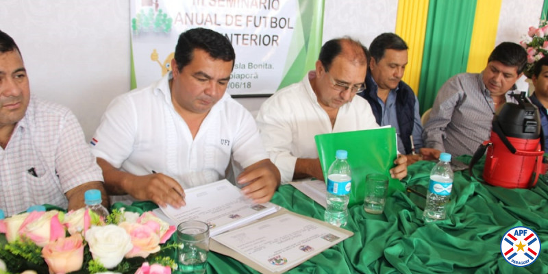 Exitoso seminario sobre fútbol