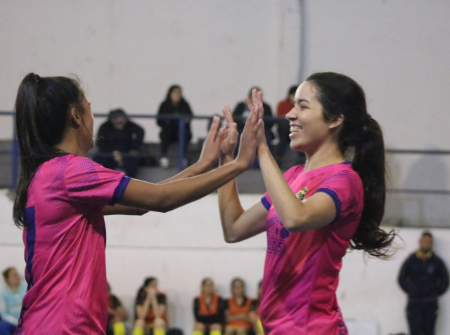 Goleada y punta