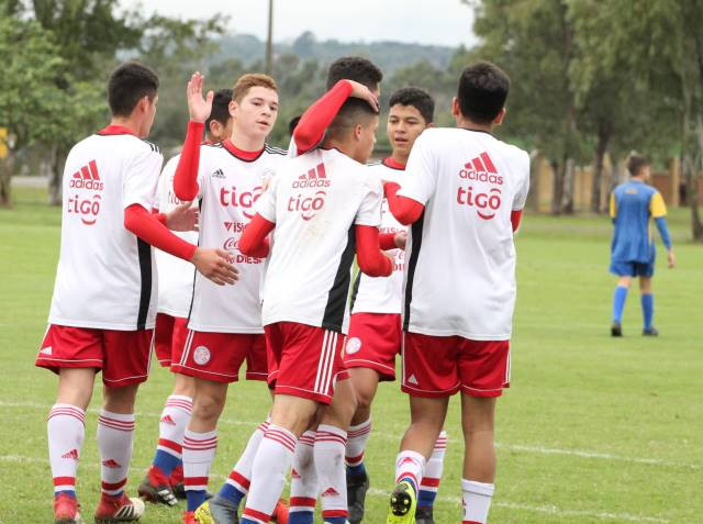 La Albirroja Sub 15 cierra microciclo imponiéndose ante Luqueño