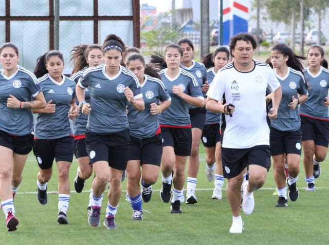 Albirroja Femenina cierra semana de tareas