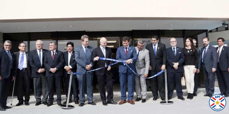 Infantino inaugura obras en Conmebol