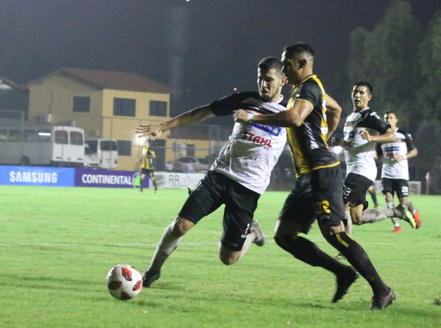 Guaraní iguala a General Díaz sobre el final del juego