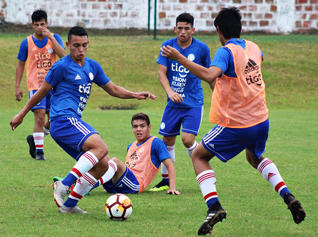 Fútbol en espacio reducido en jornada sabatina de la Sub 17