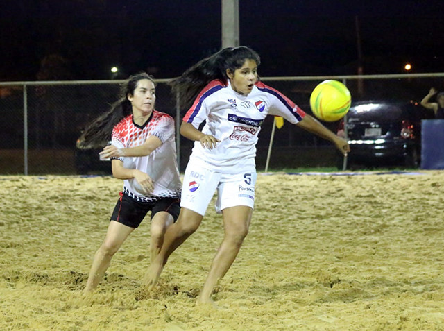 El Apertura de Fútbol de Playa Femenino se define esta noche