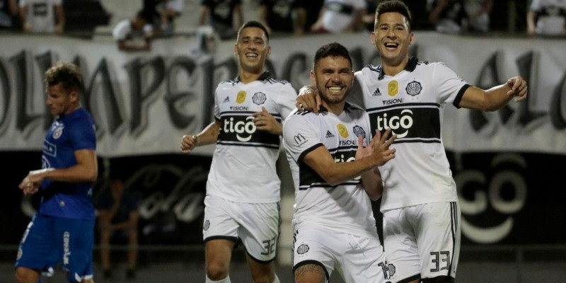 Continúa de fiesta