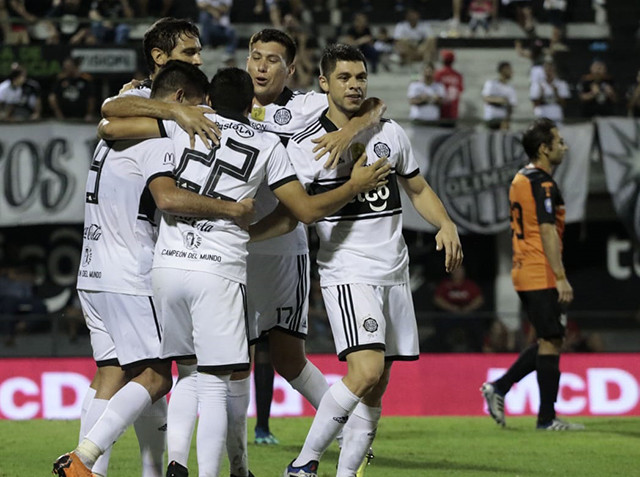 Olimpia goleó a General Díaz y mantiene su invicto