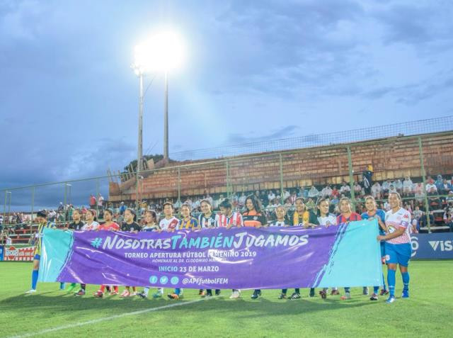 Las protagonistas del Fútbol Femenino celebraron su día