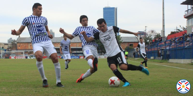 Tacuary no alcanza al líder
