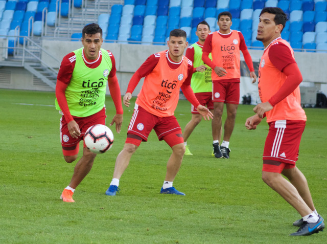 La Albirroja entrenó hoy en la sede del encuentro vs. Eslovaquia