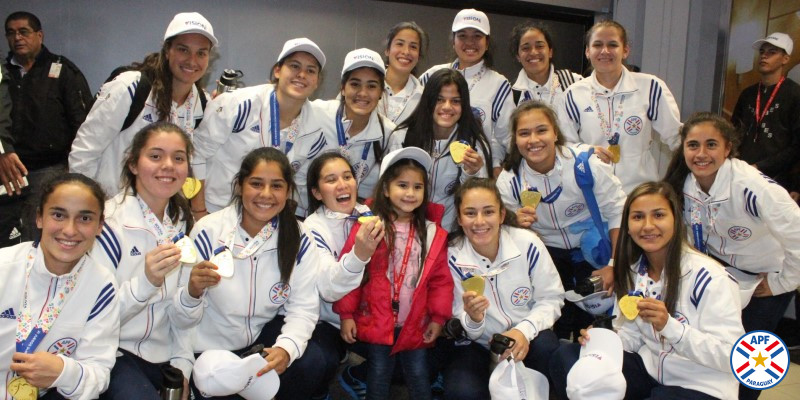 Albirrojas de oro están en el país