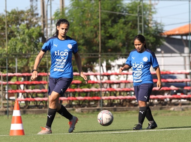 Albirroja Femenina se potencia en la técnica