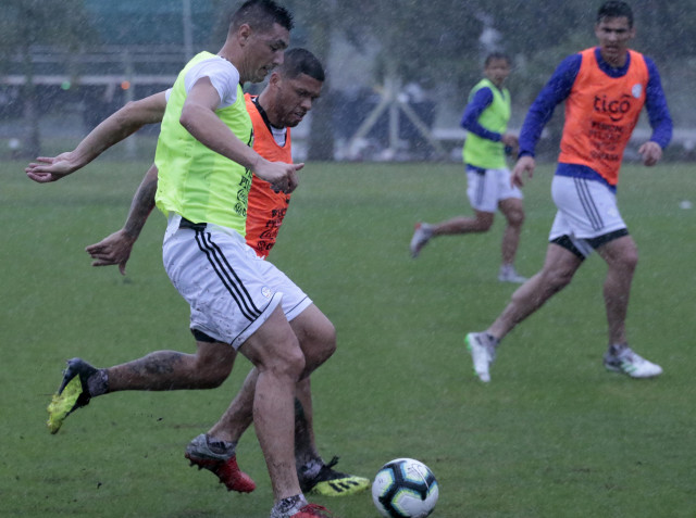 Fútbol en espacios reducidos, actividad principal de la tarde