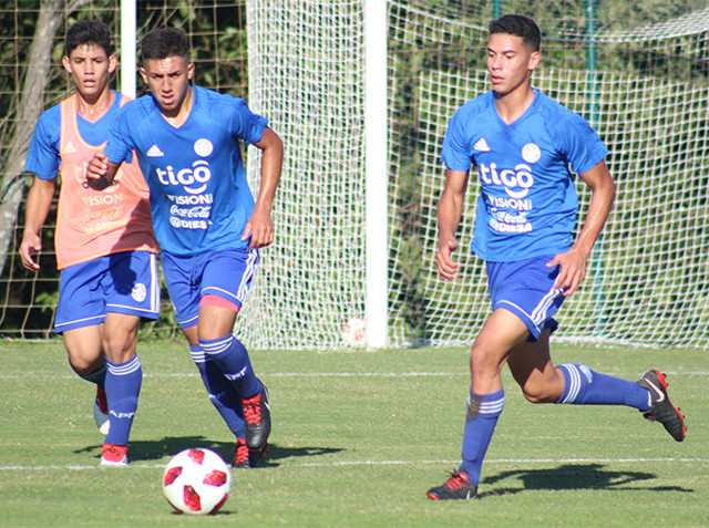 Albirroja Sub 15: Puro fútbol en semana de preparación
