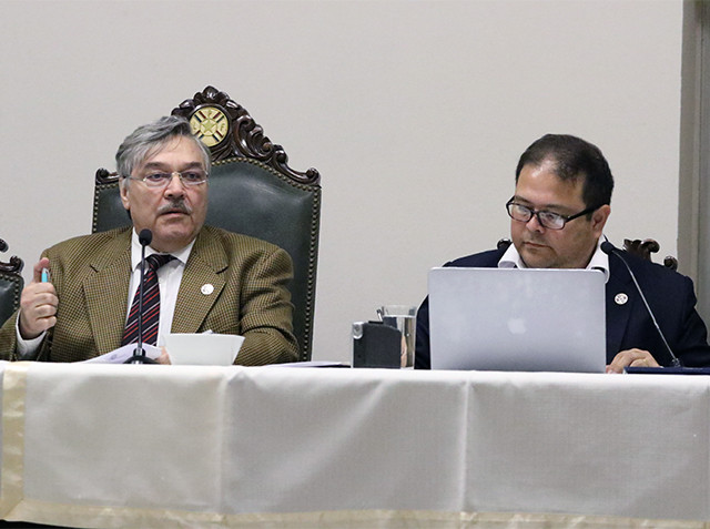 Las coordenadas de la fecha 4
