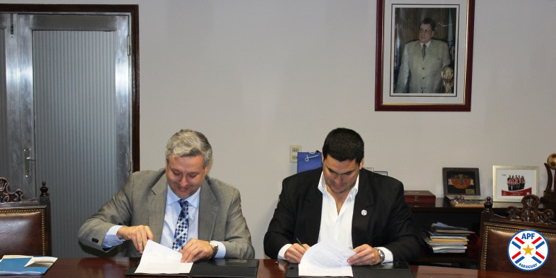 Firma de convenio de APF-Funiber