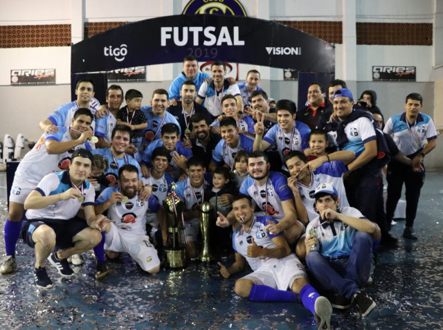 Título y un ascenso Premium para Santa María FC