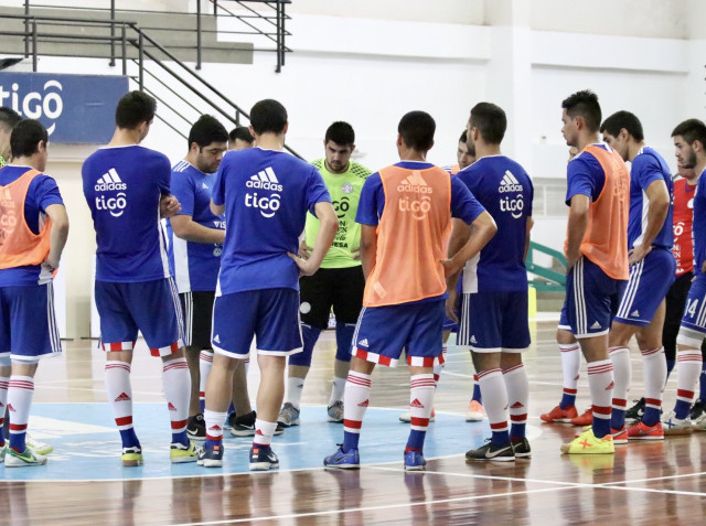 Trabajos de definición y pelota parada en el orden del día