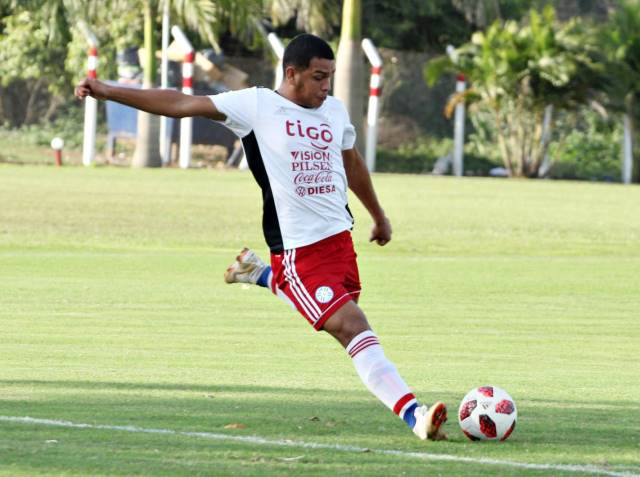Entrenamiento matinal con énfasis en defensa y ataque