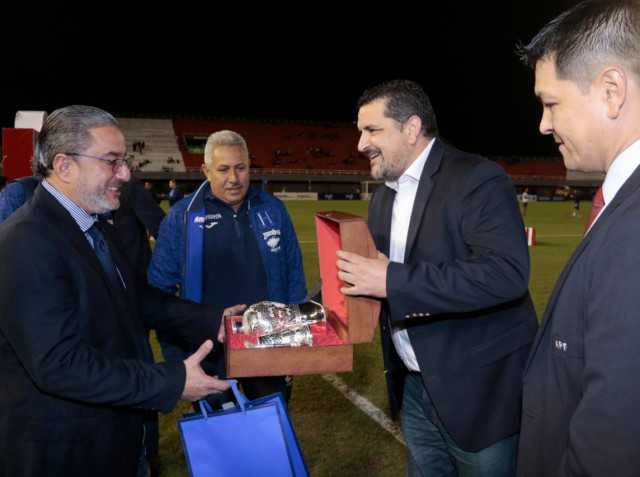 El fútbol nos une