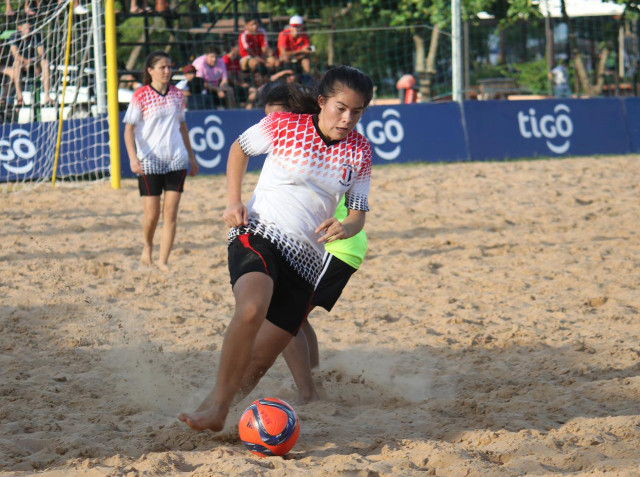 Fin de semana de Fútbol Playa en la rama femenina