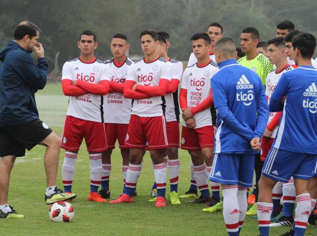 Vuelta a los trabajos de las selecciones juveniles