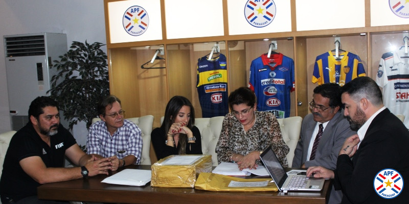 Apertura de sobres de licitación