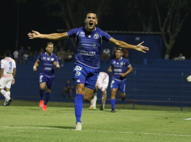 Reaccionó y se quedó con los puntos