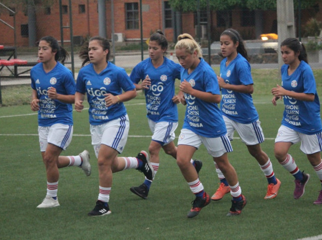 Las Albirrojas femeninas intensifican trabajos