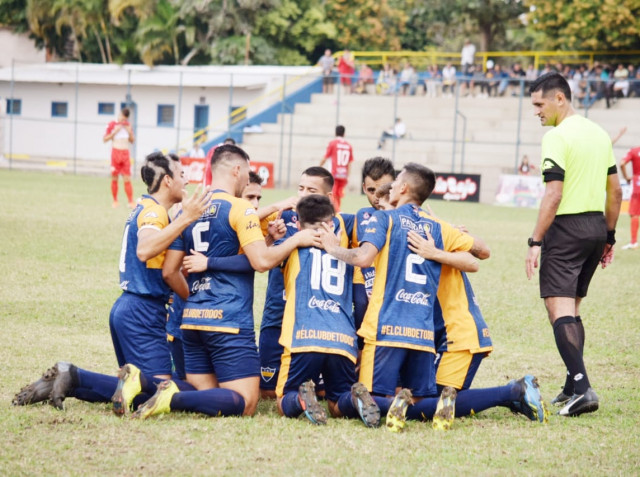 Intermedia: Festejo de sábado para Trinidense e Iteño