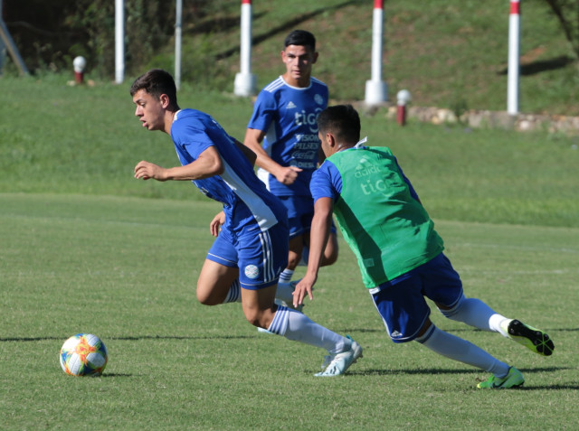 Último entrenamiento en Ypané a la espera del debut