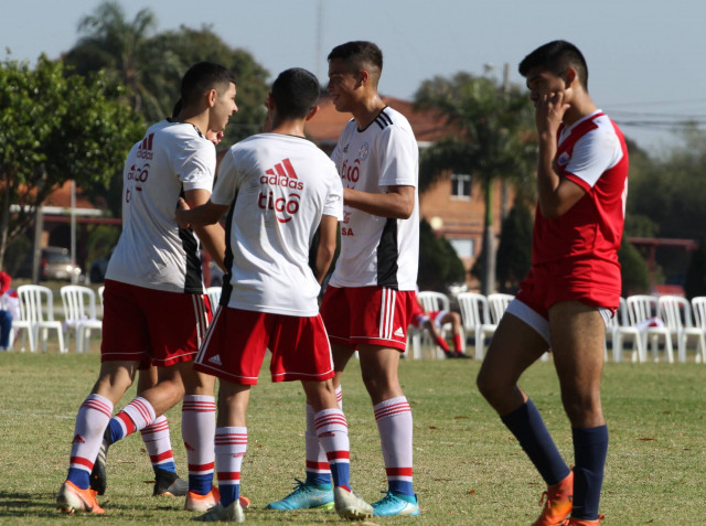 La Albirroja Sub 15 culminó microciclo con amistoso ante Independiente