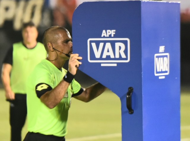 El VAR hizo su debut en la Copa Paraguay