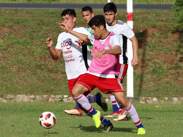 Fútbol táctico con los 24 elegidos