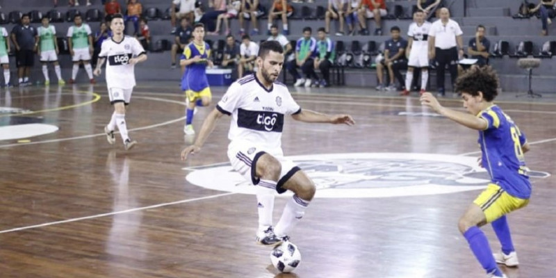 Sin apremios clasificó Olimpia