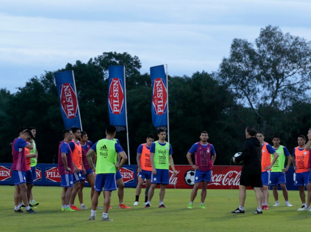 La Selección Paraguaya reinicia actividades, con fútbol en espacios reducidos