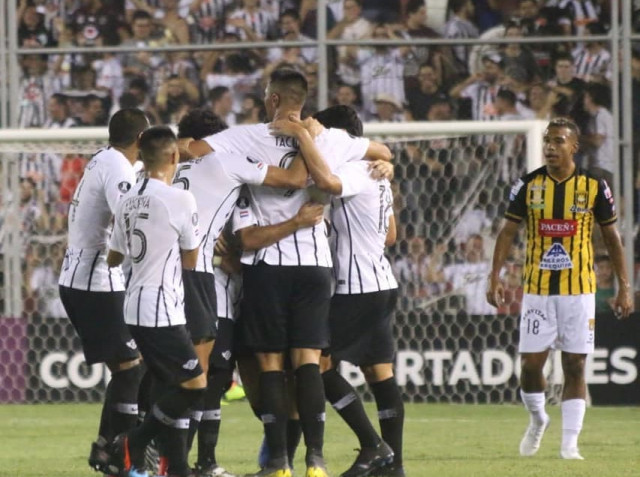 Libertad avanza en la Libertadores a base de golazos