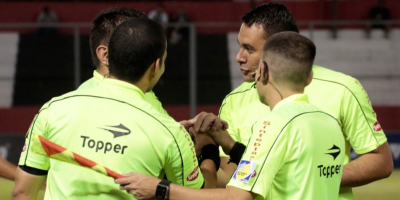 Autoridades de la fecha 18