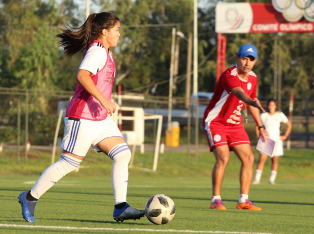 La Albirroja femenina prepara la estrategia