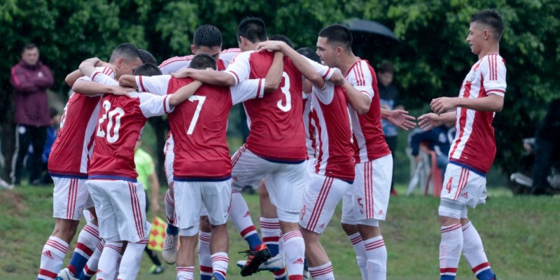 Paraguay se impone a Uruguay