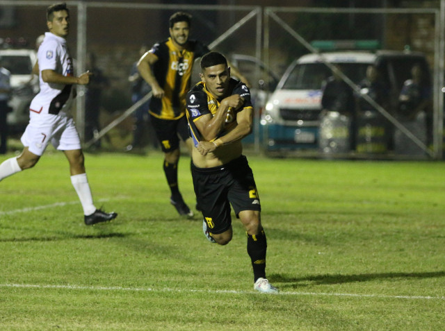 El Aborigen encontró el gol en los “Jardines”