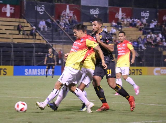 Guaraní y Santaní igualan en el Rogelio Livieres