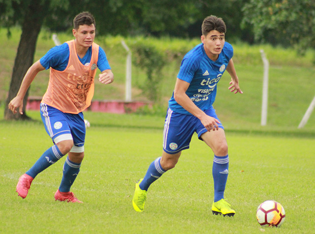 Mañana dedicada a trabajos de fuerza y fútbol en espacios reducidos