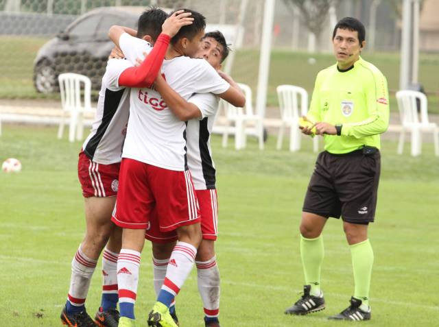 La Albirroja Sub 17 se impone a Luqueño pensando en Brasil