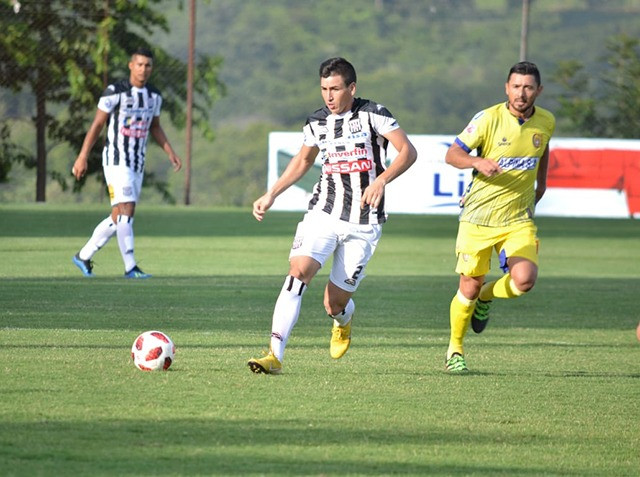 Paridad entre Deportivo Santaní y Deportivo Capiatá