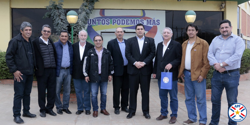 Fiesta del fútbol en Loma Plata