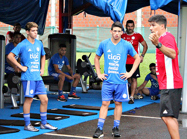 Albirroja Sub 17 completa un día dedicado a las evaluaciones